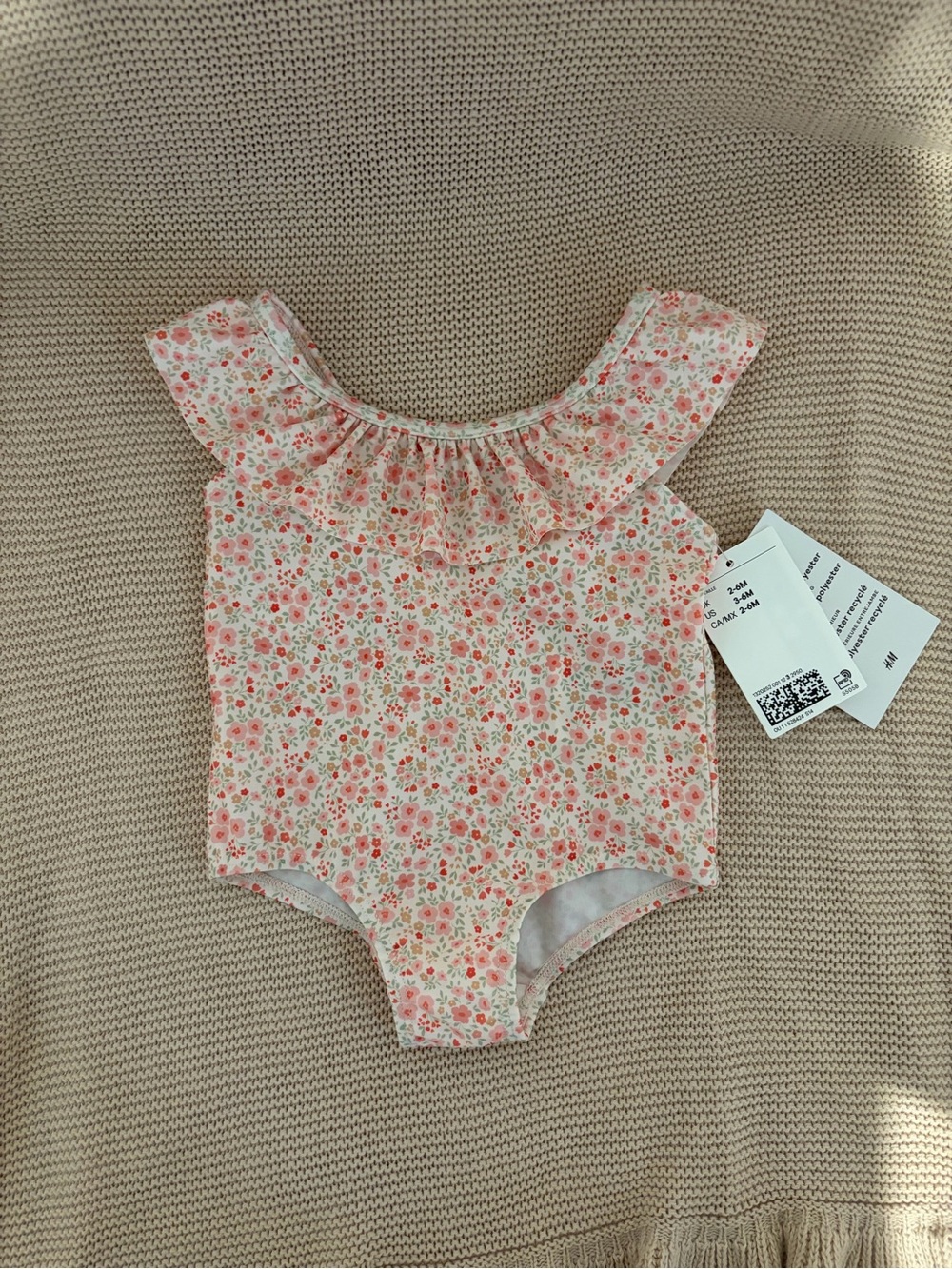 H&M: Floral Ruffle One-Piece Baby Swimsuit - 3-6 M